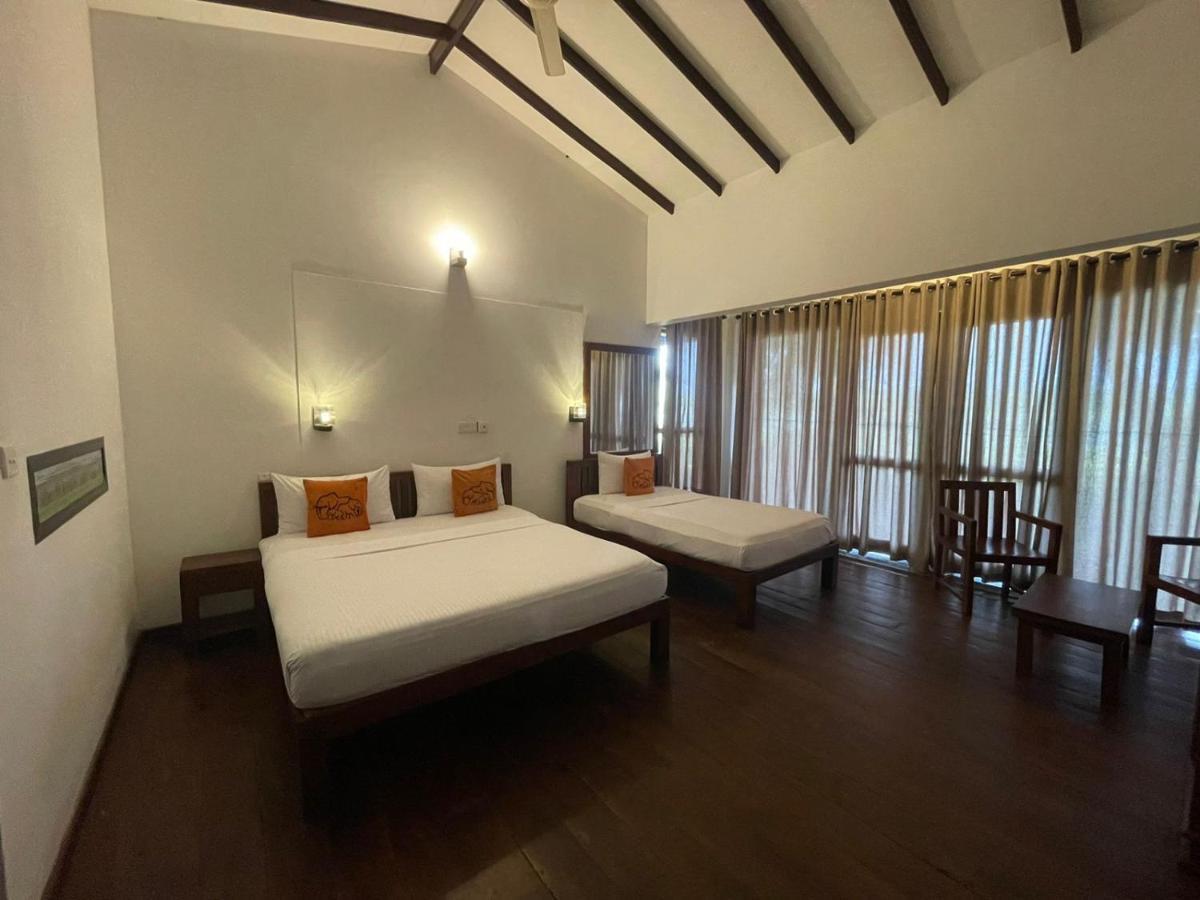 פולונרואה Hotel Lake Park מראה חיצוני תמונה