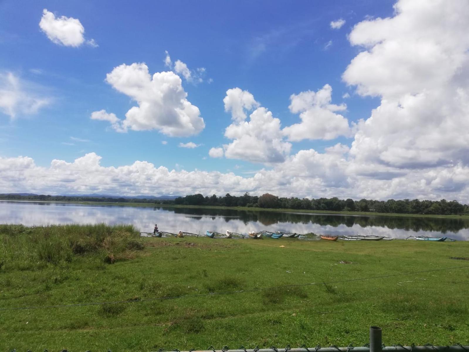 פולונרואה Hotel Lake Park מראה חיצוני תמונה